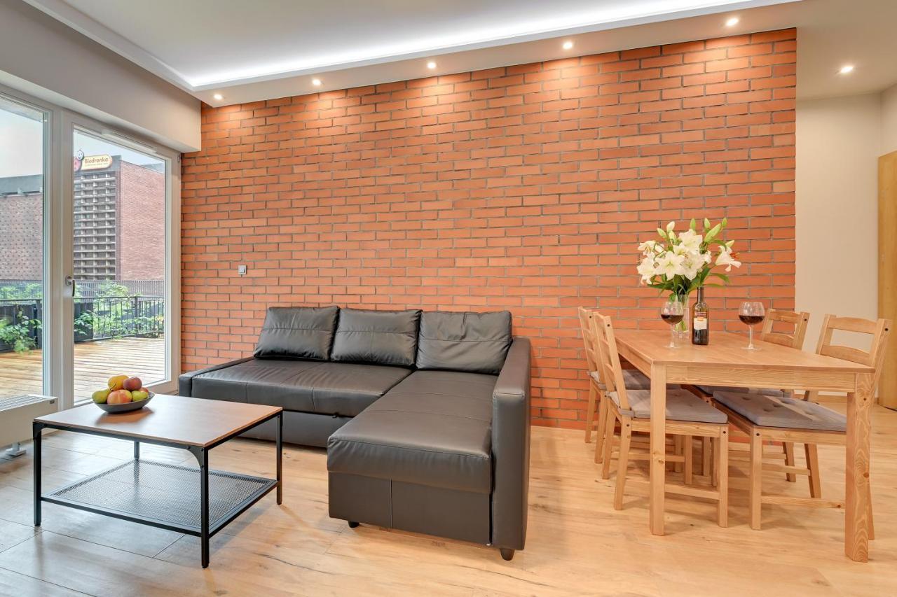 Central Apartment - Free Private Parking グダニスク エクステリア 写真