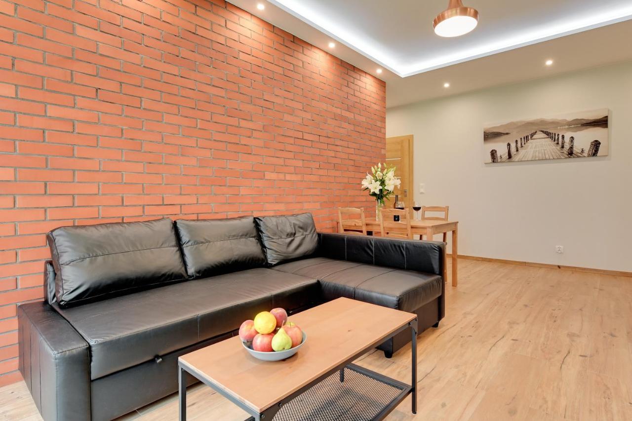 Central Apartment - Free Private Parking グダニスク エクステリア 写真