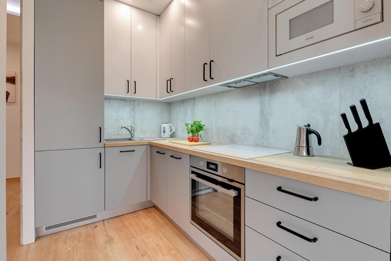 Central Apartment - Free Private Parking グダニスク エクステリア 写真