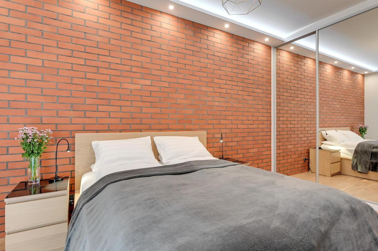 Central Apartment - Free Private Parking グダニスク エクステリア 写真