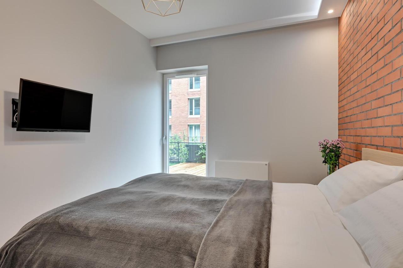 Central Apartment - Free Private Parking グダニスク エクステリア 写真